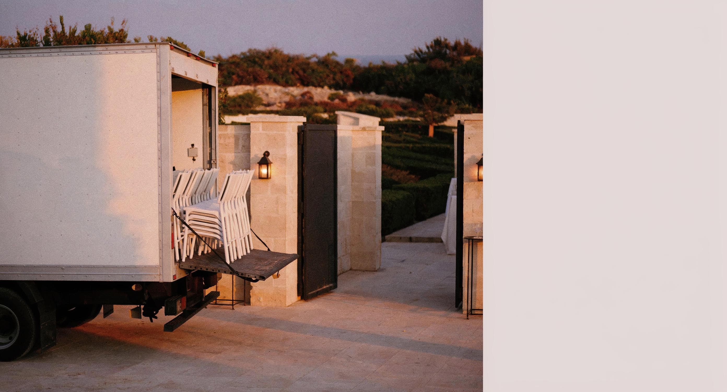 הובלת ציוד לאירועים בחוף הכרמל — שירות זמין וموثוק