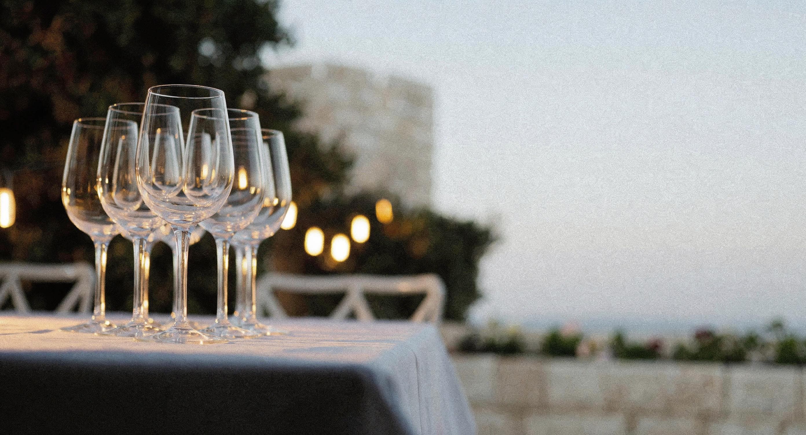 השכרת כוסות לאירוע בנהריה — זמינות מיידית והובלה כוללת
